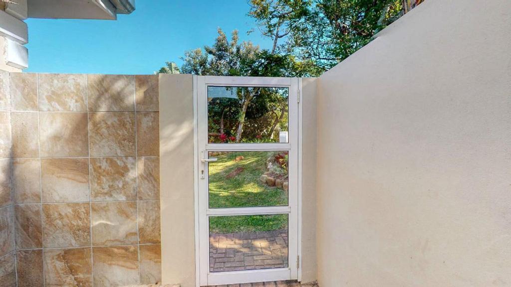 Caribbean Estates Lakeview Villa Port Edward Eksteriør bilde